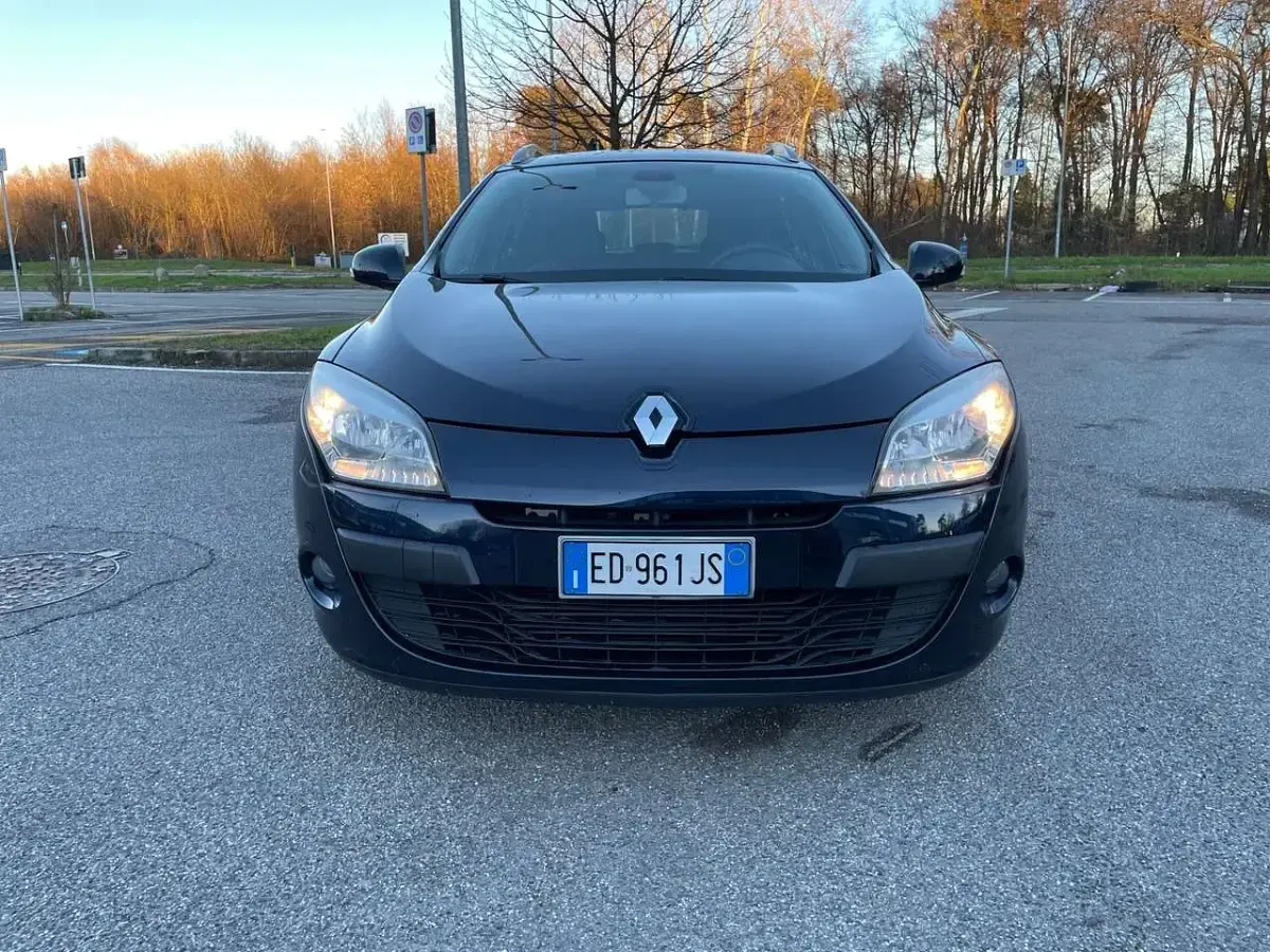 Usata Renault Mégane GrandTour Dynamique 131 CV (96 kW) 2010 Blu/azzurro Station wagon