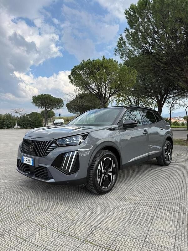 Usata Peugeot 2008 GT 130 CV (95 kW) 2024 Grigio SUV