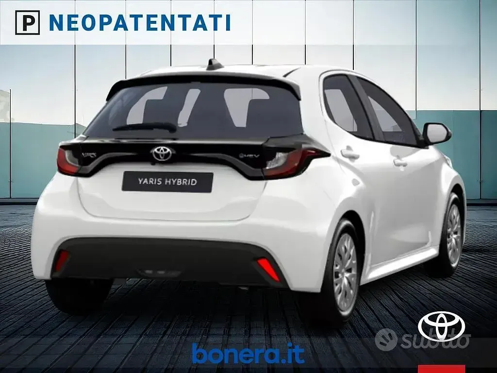 Ny Toyota Yaris Hybrid 116 HK (85 kW) 2026 Vit Sedan