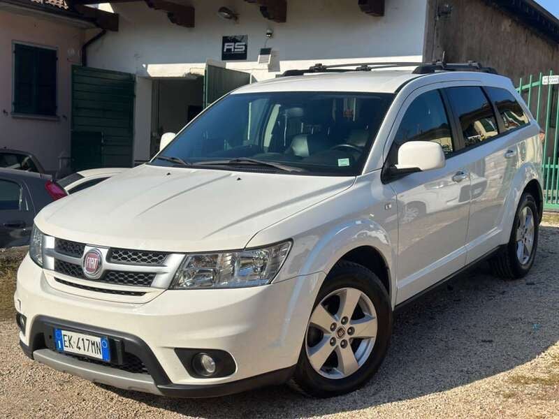 Grigio Usata 2011 Fiat Freemont Urban SUV | 4990 € (Buon prezzo) - Immagine 1/4