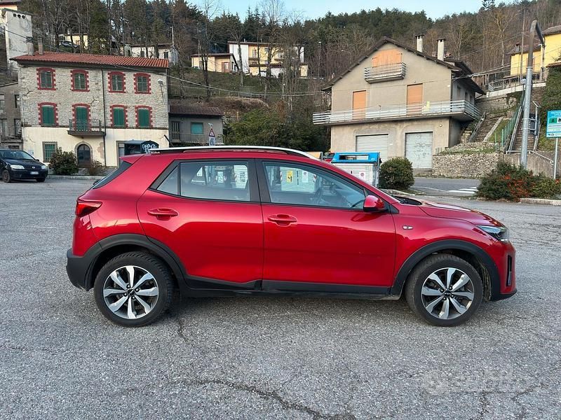 Usata Kia Stonic 2023 Rosso SUV