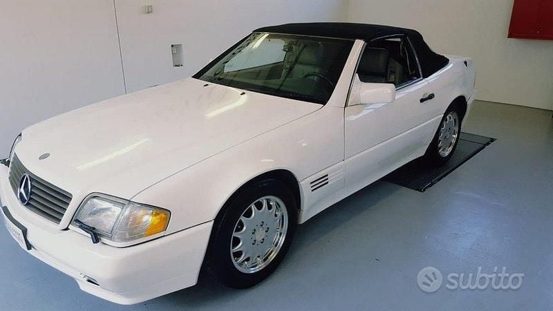 Usata Mercedes SL500 320 CV (235 kW) 1994 Bianco pastello Utilitaria
