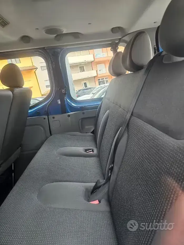 Usata Opel Vivaro 114 CV (83 kW) 2013 Blu Monovolume