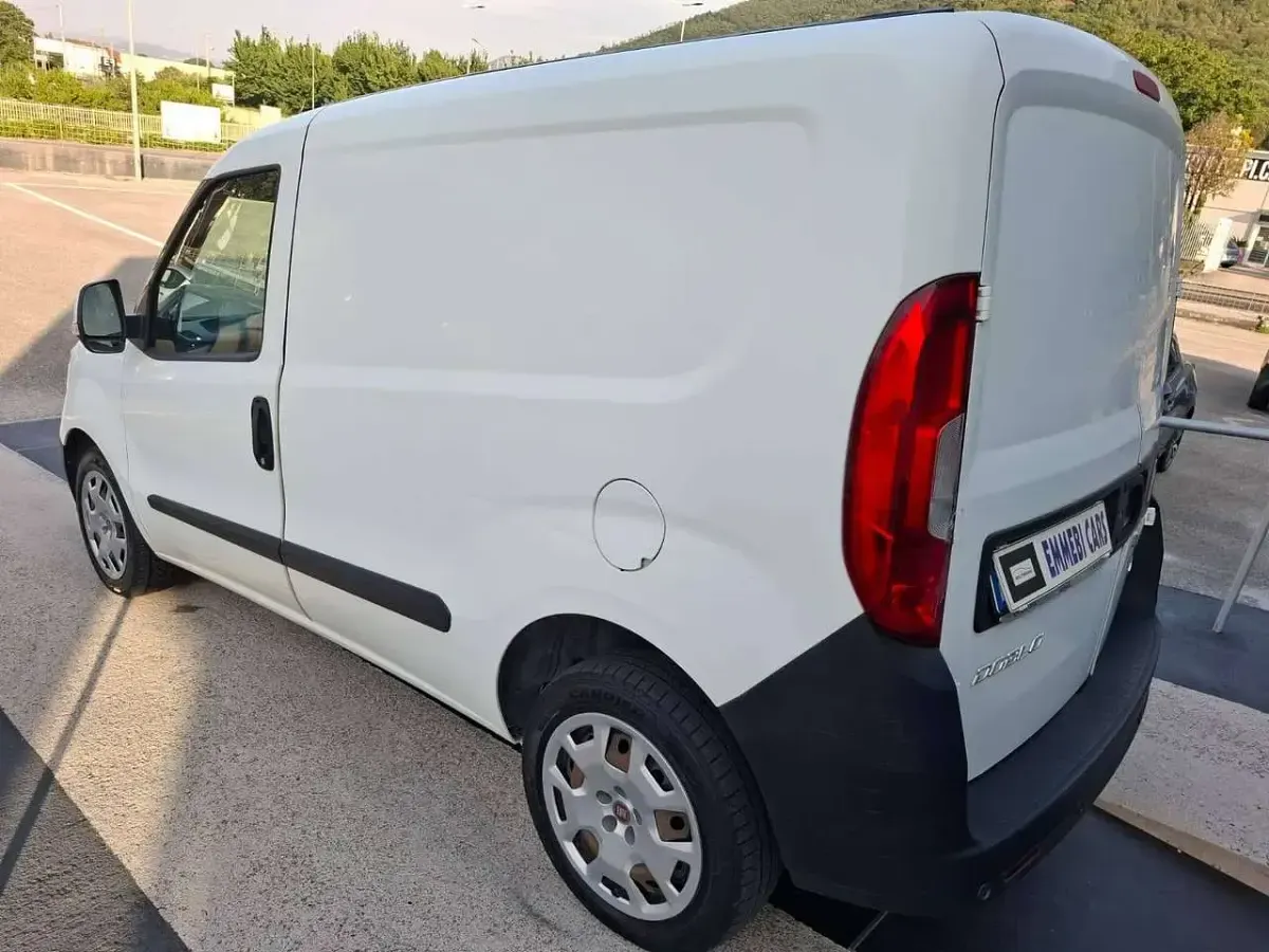 Usata Fiat Doblò 120 CV (88 kW) 2017 Bianco Monovolume