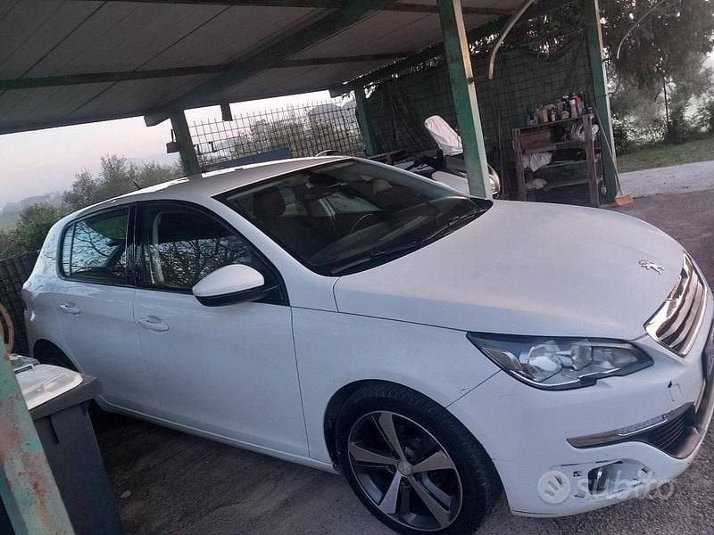 Usata Peugeot 308 92 CV (67 kW) 2014 Bianco Berlina