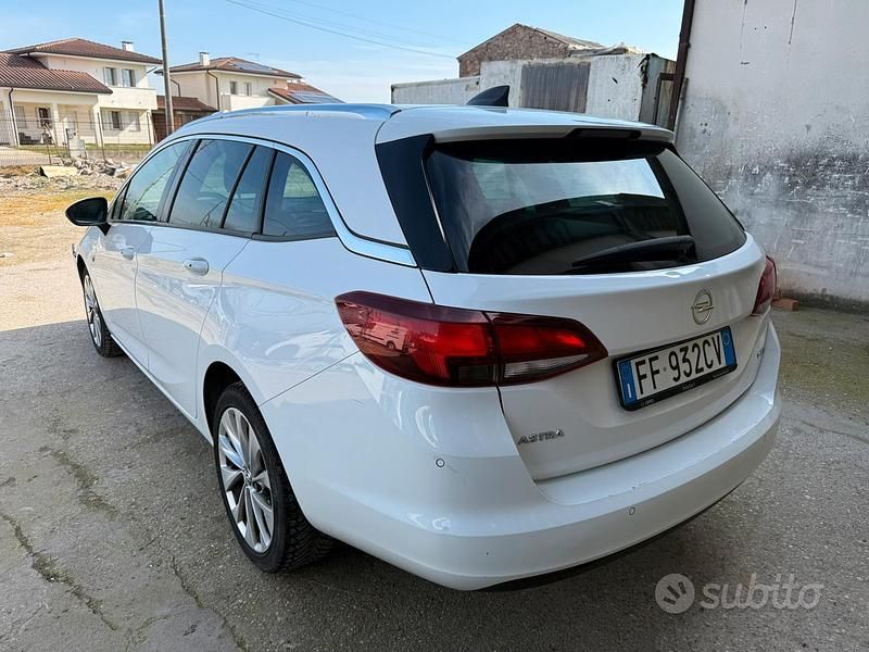 Usata Opel Astra 110 CV (80 kW) 2015 Station wagon