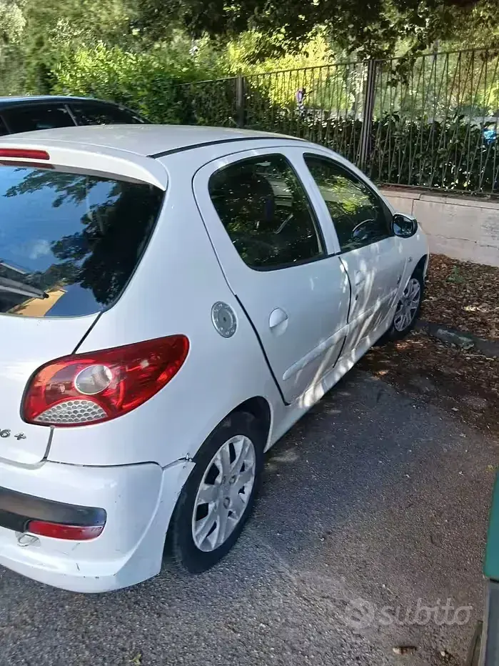 Usata Peugeot 206 60 CV (44 kW) 2012 Bianco Berlina