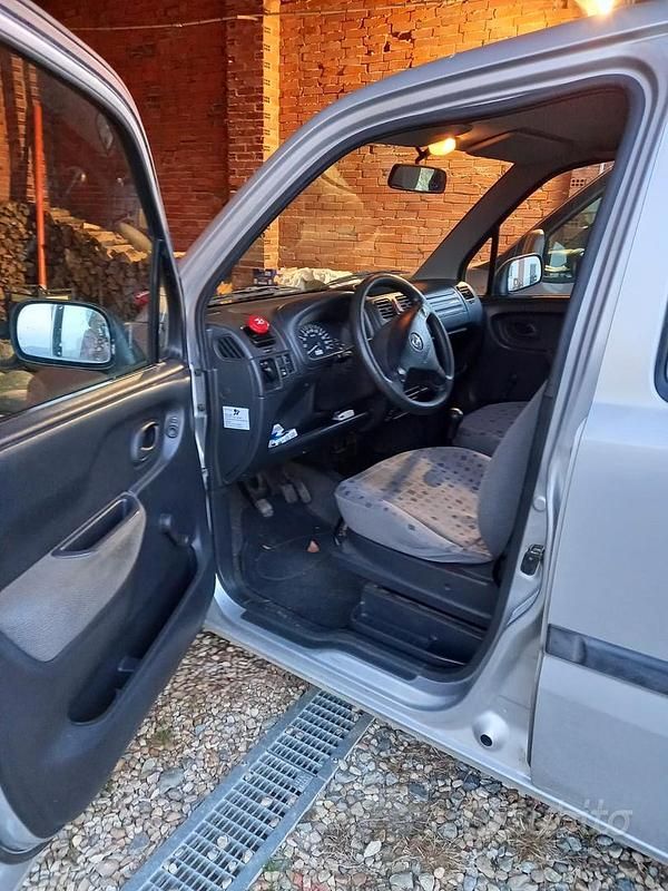 Usata Opel Agila 2003 Monovolume