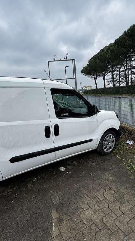 Usata Fiat Doblò Lounge 105 CV (77 kW) 2019 Bianco Monovolume
