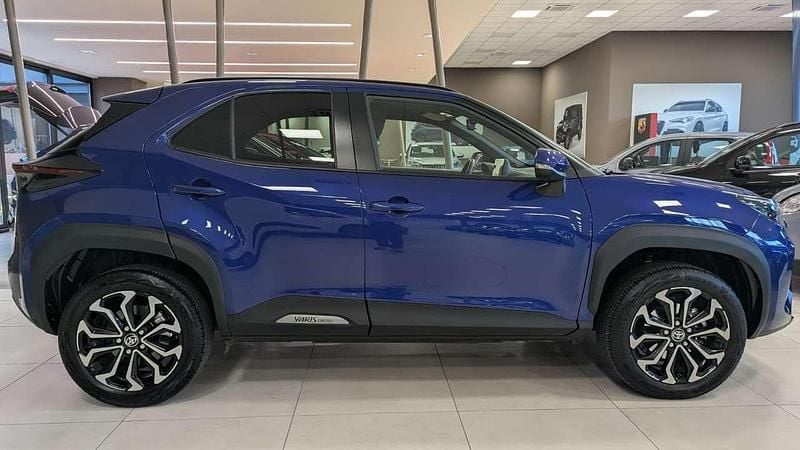 Usata Toyota Yaris Cross Trend 92 CV (67 kW) 2022 Blu/azzurro SUV