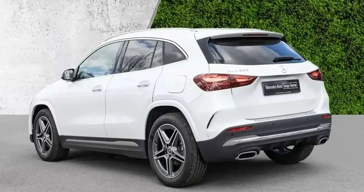Usata Mercedes GLA200 AMG 163 CV (119 kW) 2024 Bianco SUV