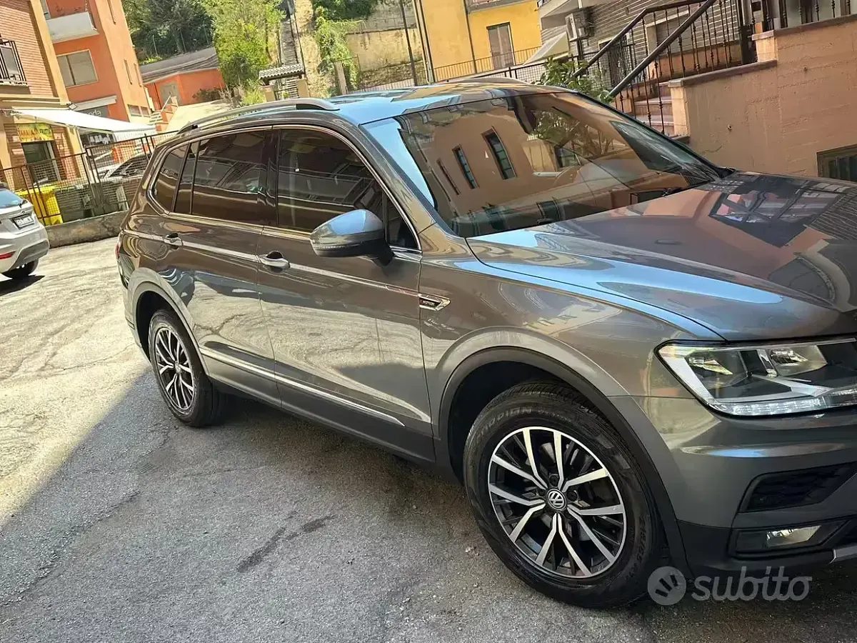 Usata VW Tiguan Allspace 150 CV (110 kW) 2018 Grigio SUV