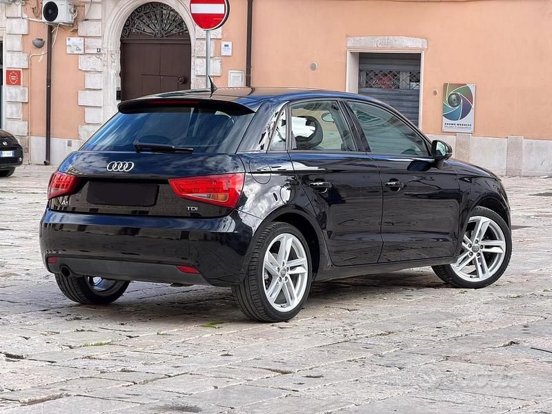 Usata Audi A1 Comfort 90 CV (66 kW) 2013 Nero Utilitaria