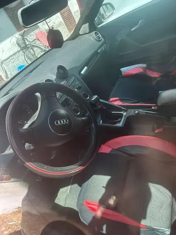 Usata Audi A3 Ambiente 140 CV (102 kW) 2005 Nero Utilitaria
