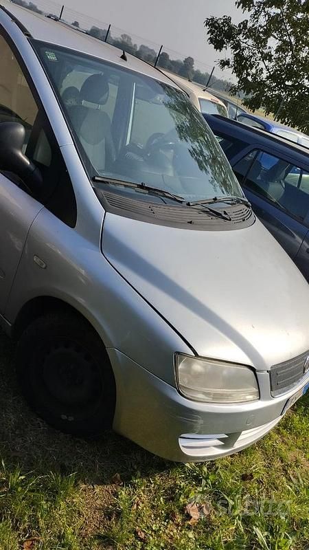 Usata Fiat Multipla 104 CV (76 kW) 2009 Grigio Monovolume