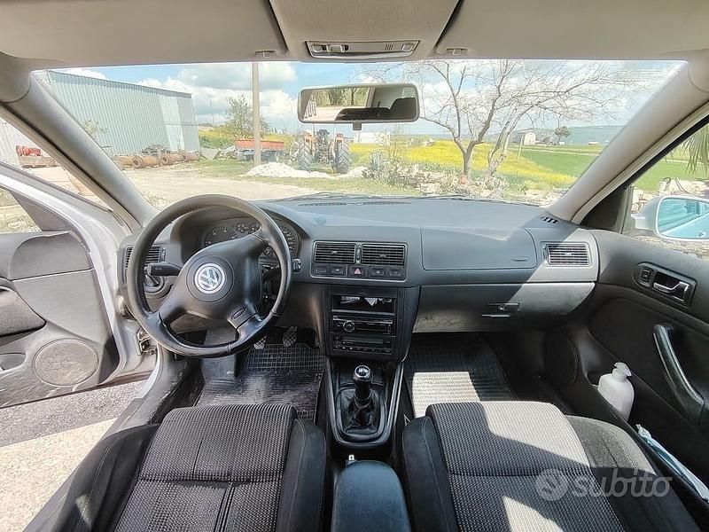Usata VW Golf IV 130 CV (95 kW) 2002 Grigio Berlina