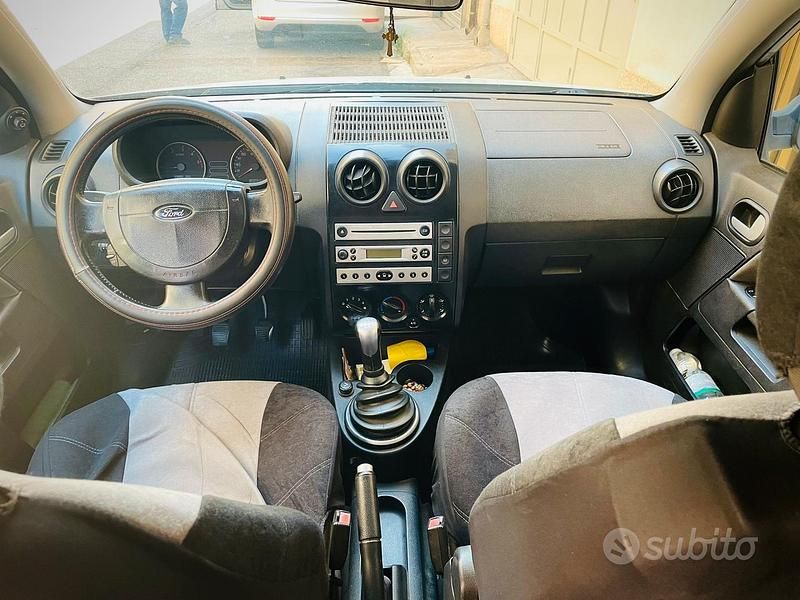 Usata Ford Fusion 2005 Grigio Berlina