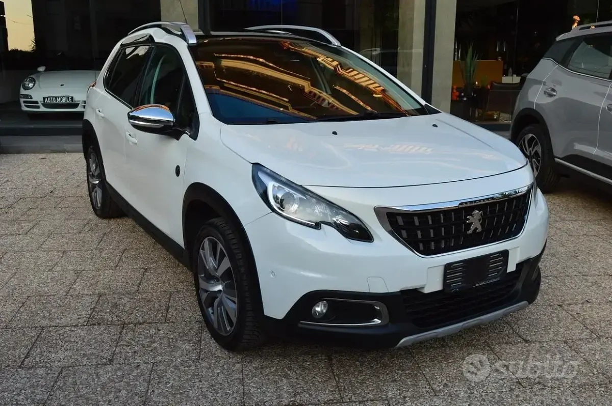 Usata Peugeot 2008 Crossway 120 CV (88 kW) 2017 Bianco SUV