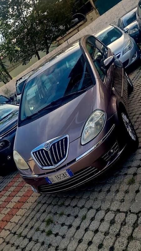 Usata Lancia Musa 89 CV (65 kW) 2007 Marrone Monovolume