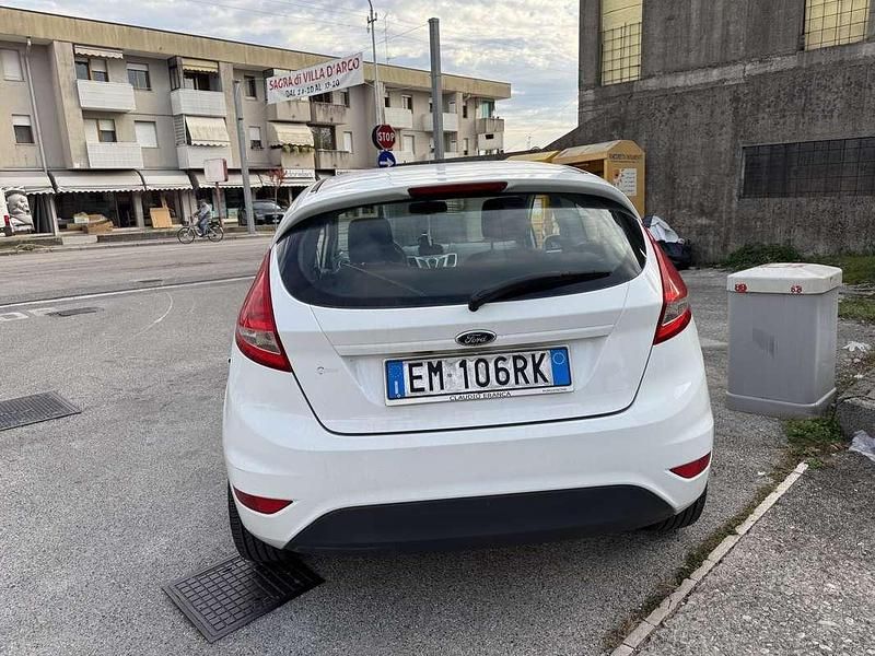 Usata Ford Fiesta 60 CV (44 kW) 2012 Utilitaria
