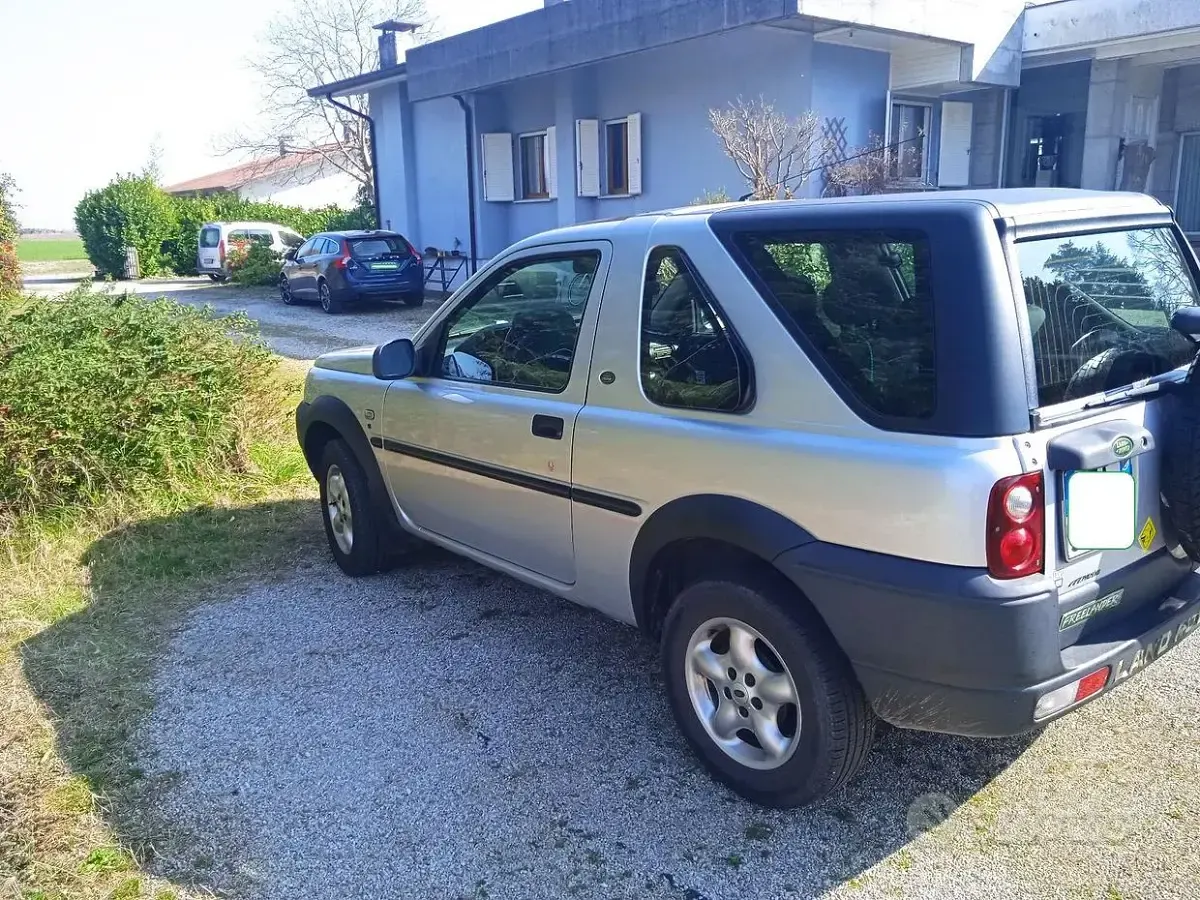 Usata Land Rover Freelander 117 CV (86 kW) 2003 Grigio SUV