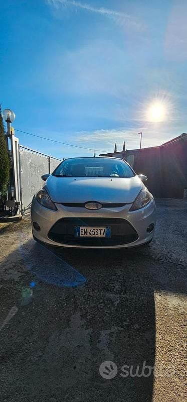 Usata Ford Fiesta 2010 Grigio Utilitaria