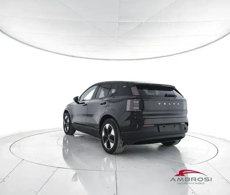 Usata Volvo EX30 Core 200 kW (272 CV) 2024 Onyx black SUV