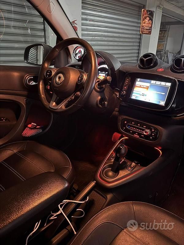 Usata Smart ForTwo Electric Drive Prime 60 kW (82 CV) 2020 Cabrio