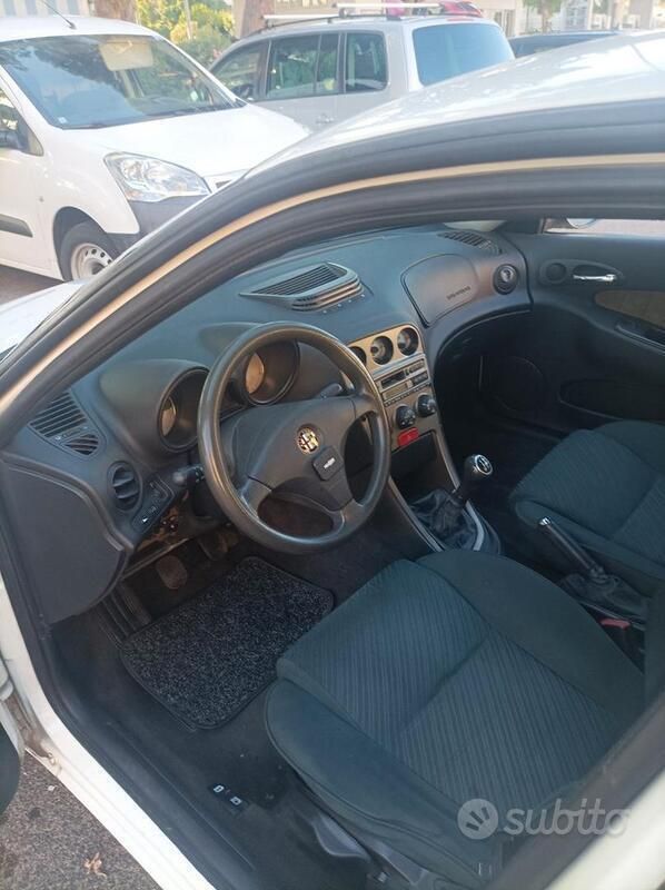 Usata Alfa Romeo 156 144 CV (105 kW) 1999 Bianco Berlina