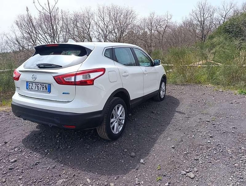 Usata Nissan Qashqai 360º 110 CV (80 kW) 2015 Bianco SUV