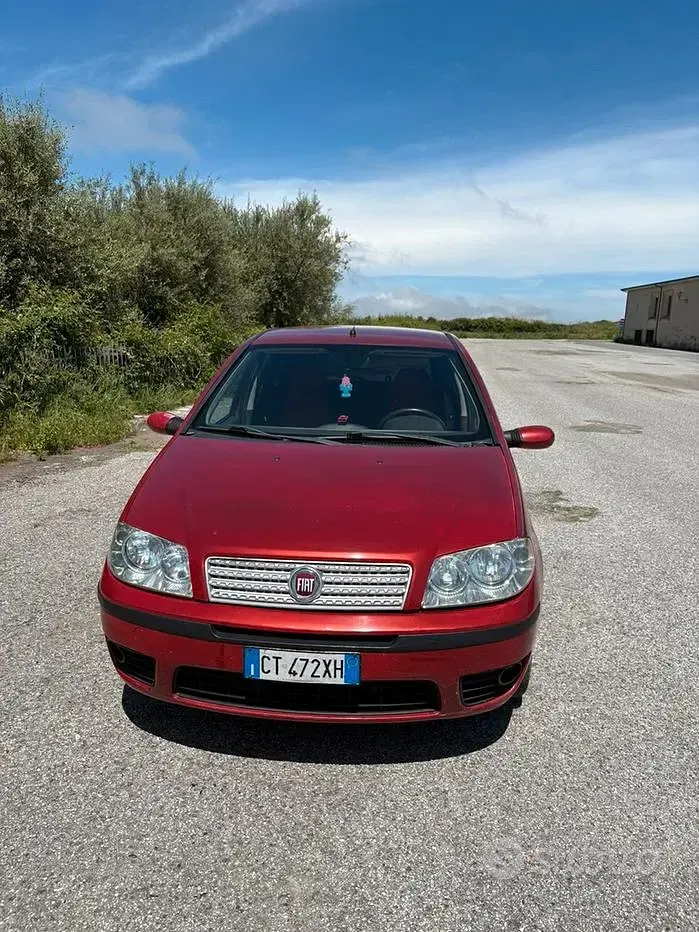 Usata Fiat Punto Dynamic 69 CV (50 kW) 2006 Rosso Utilitaria
