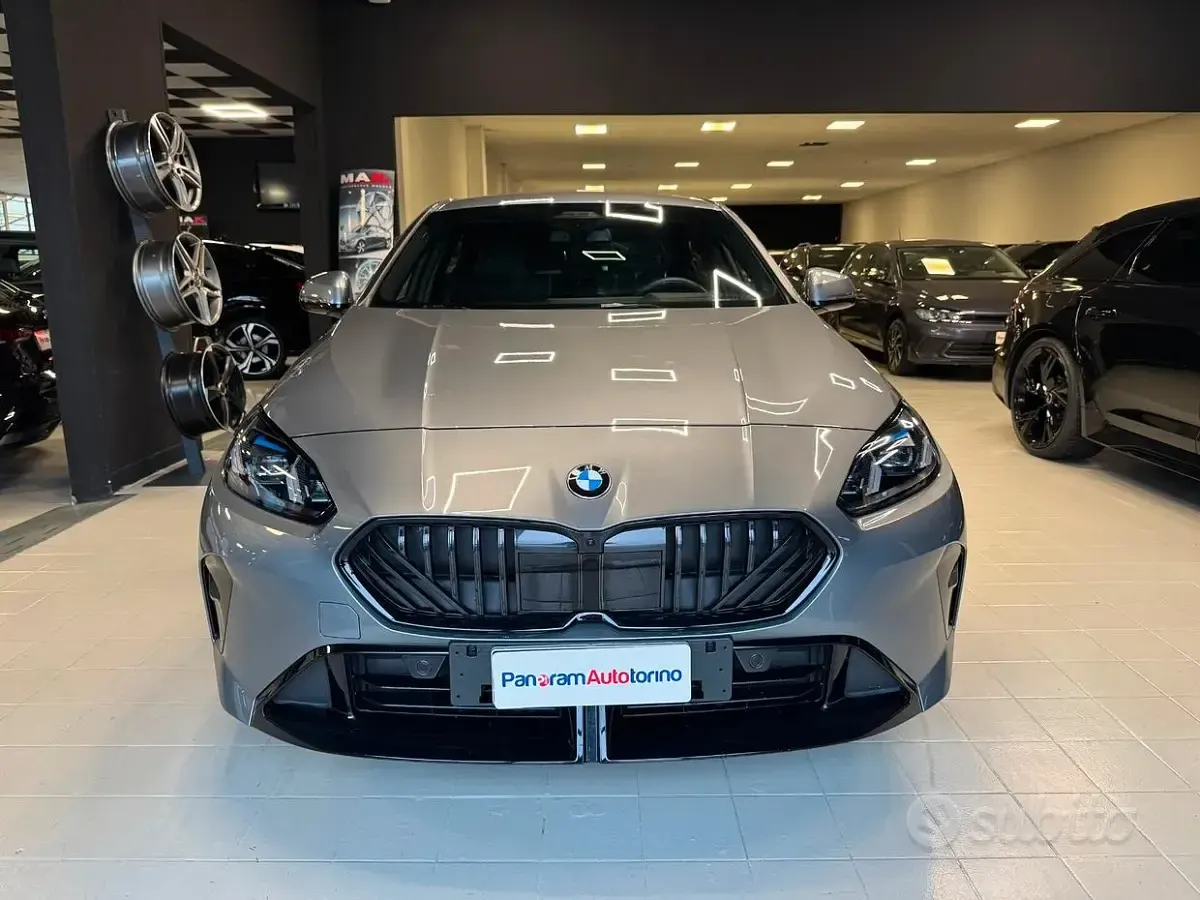 Usata BMW 118 M Sport 150 CV (110 kW) 2025 Grigio Utilitaria