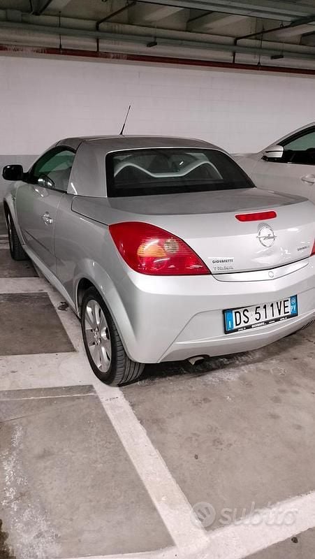 Usata Opel Tigra 2008 Grigio Cabrio