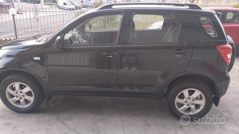Usata Daihatsu Terios 86 CV (63 kW) 2007 Nero SUV