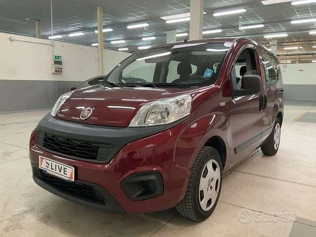 Usata Fiat Qubo Easy 70 CV (51 kW) 2018 Rosso Monovolume
