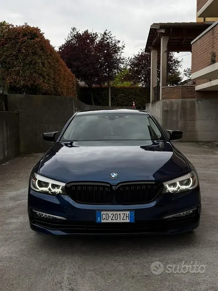 Usata BMW 520 Sport Line 184 CV (135 kW) 2019 Blu/azzurro Berlina