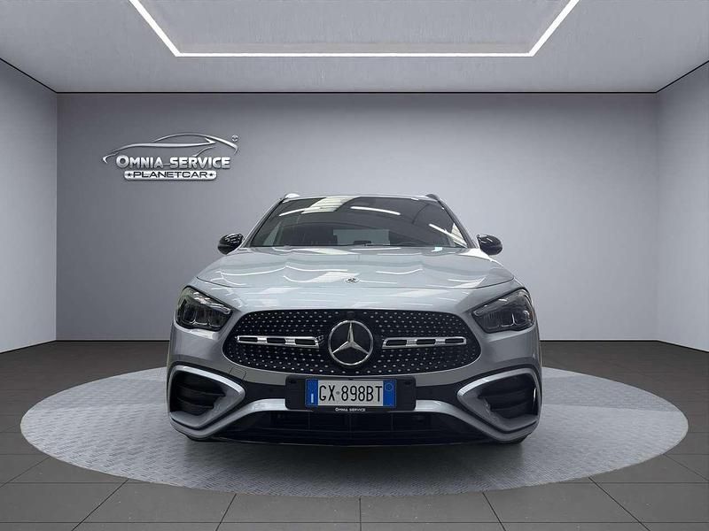 Usata Mercedes GLA200 AMG Line Premium 150 CV (110 kW) 2025 Argento SUV