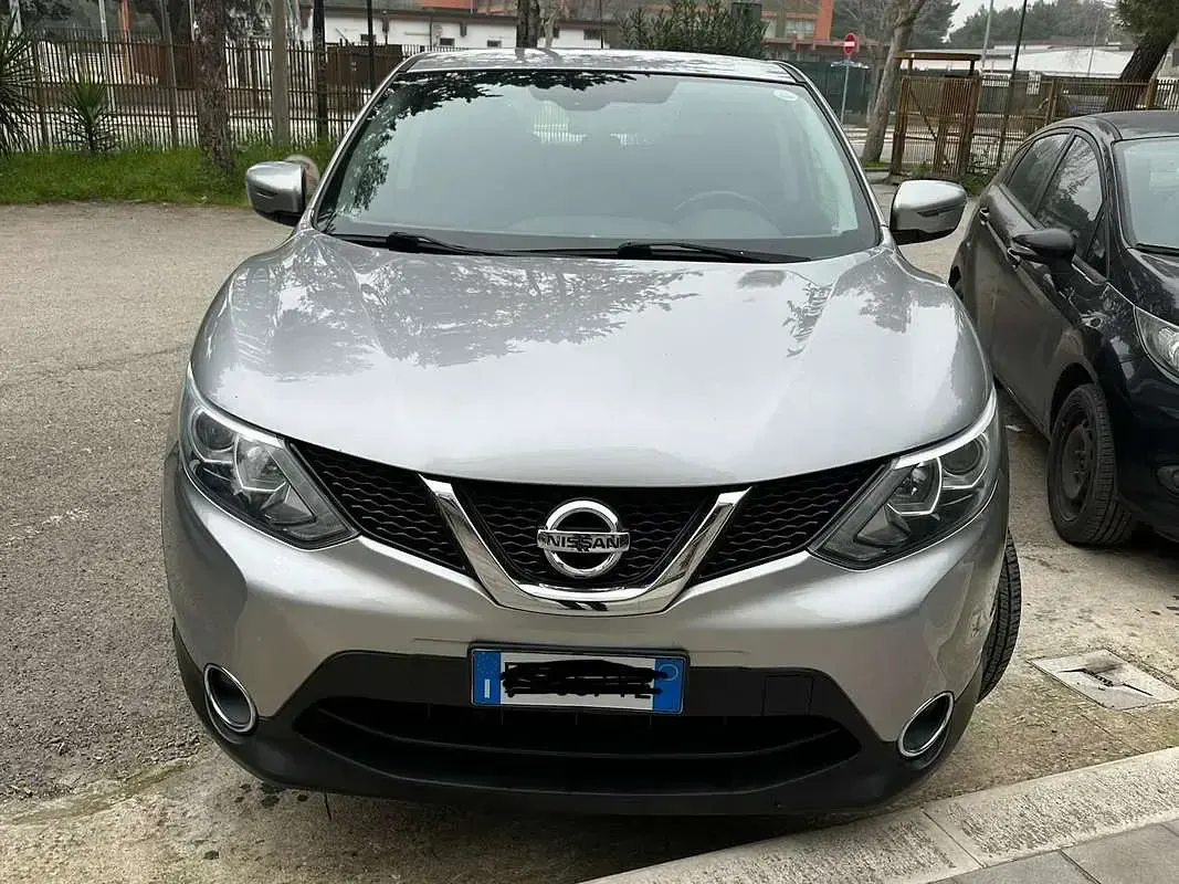 Usata Nissan Qashqai Acenta 110 CV (80 kW) 2015 Argento SUV