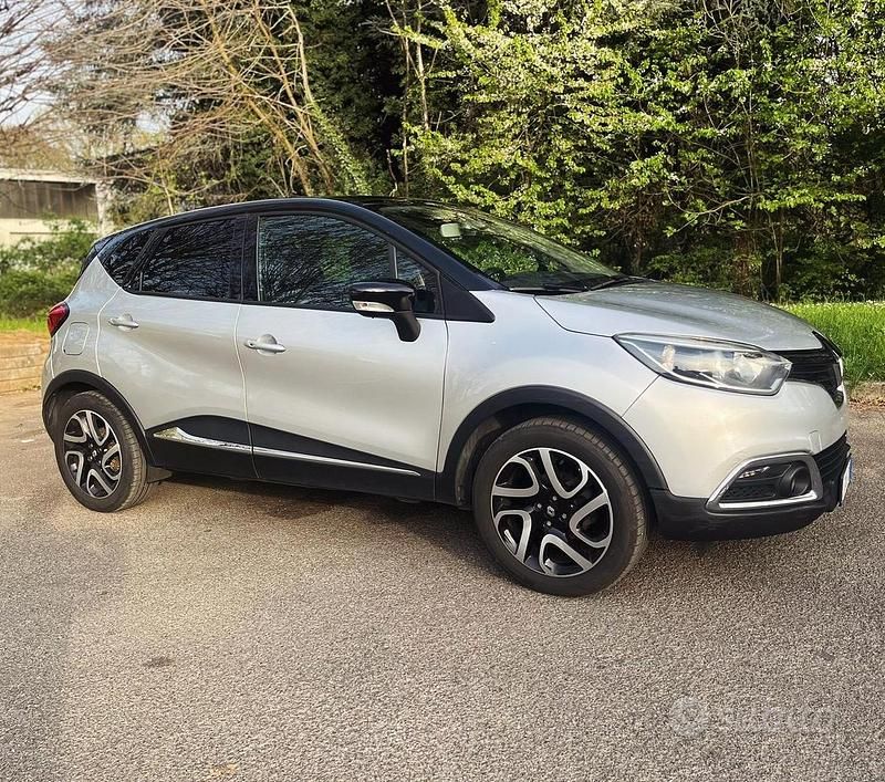Usata Renault Captur 90 CV (66 kW) 2015 Grigio SUV