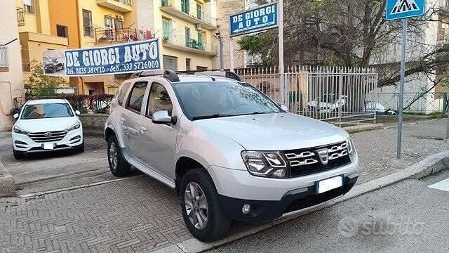 Grigio Usata 2014 Dacia Duster Lauréate Station wagon | 6550 € (Buon prezzo) - Immagine 1/4