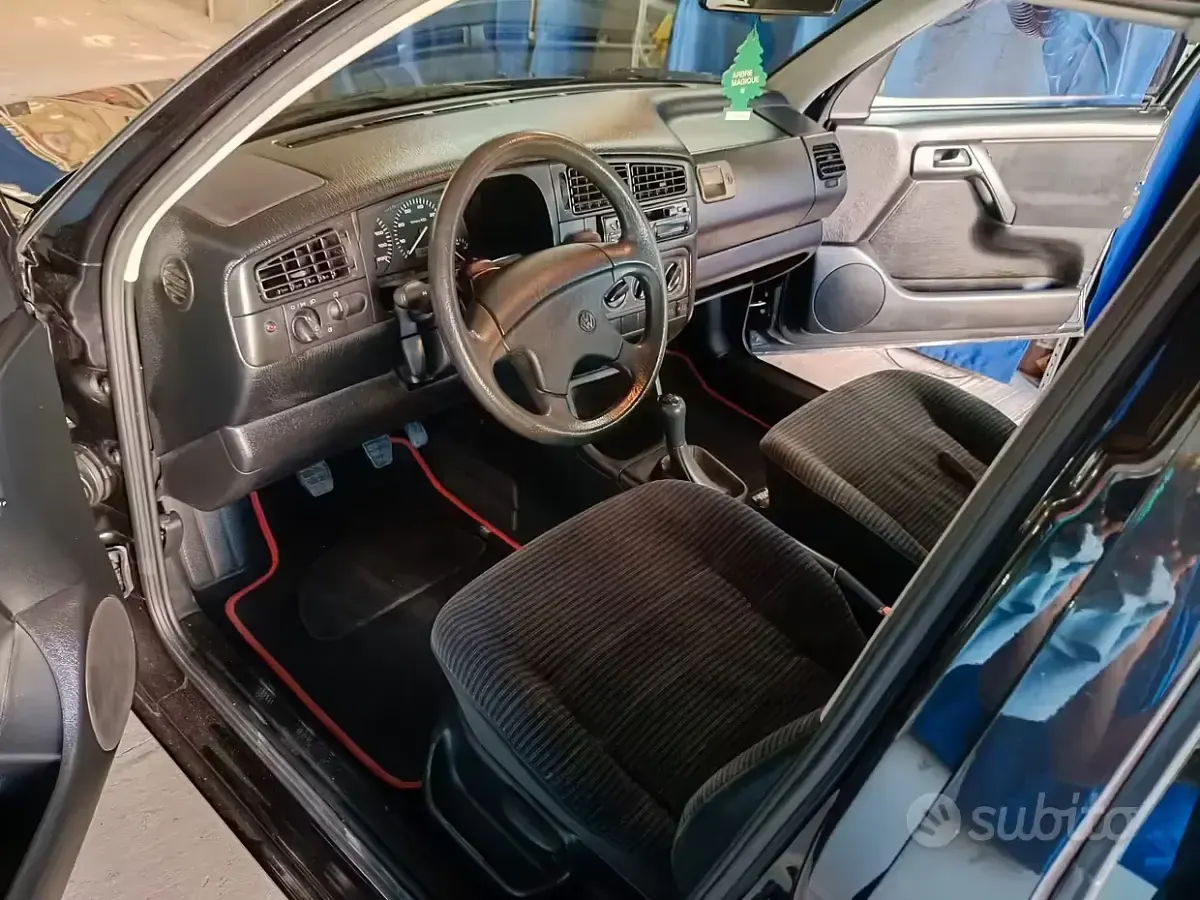 Usata VW Golf III 75 CV (55 kW) 1994 Blu Berlina