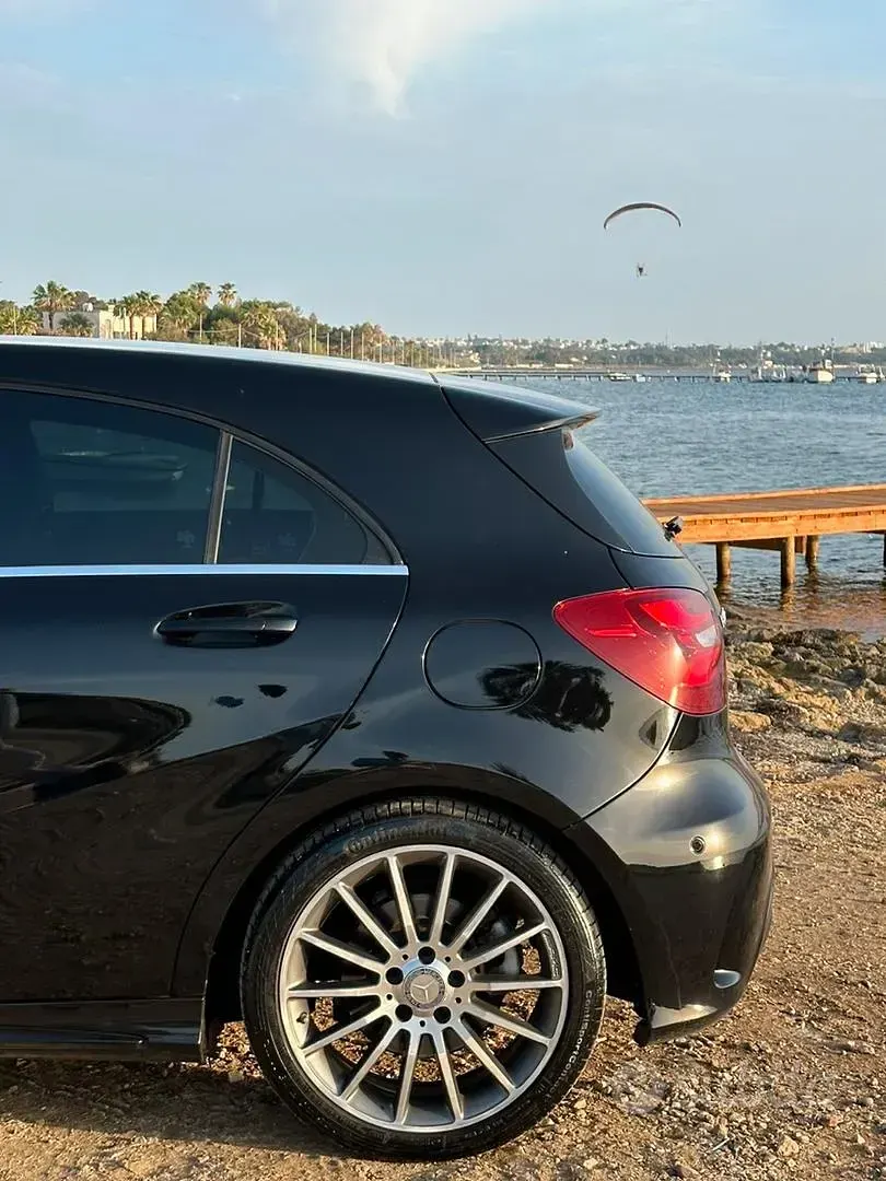 Usata Mercedes 200 Premium 136 CV (100 kW) 2016 Nero Berlina