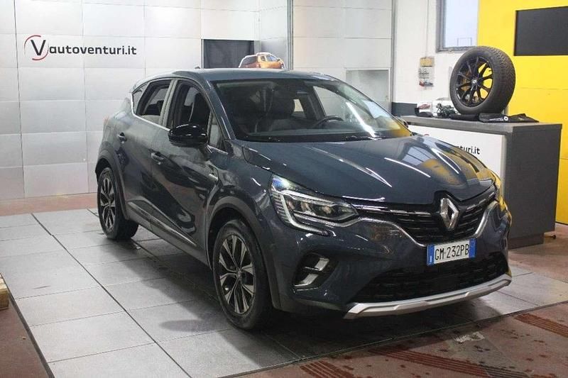 Usata Renault Captur 101 CV (74 kW) 2023 Grigio SUV