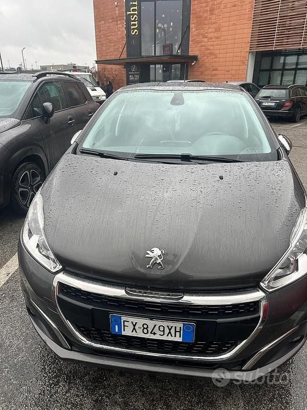 Usata Peugeot 208 82 CV (60 kW) 2019 Grigio Utilitaria