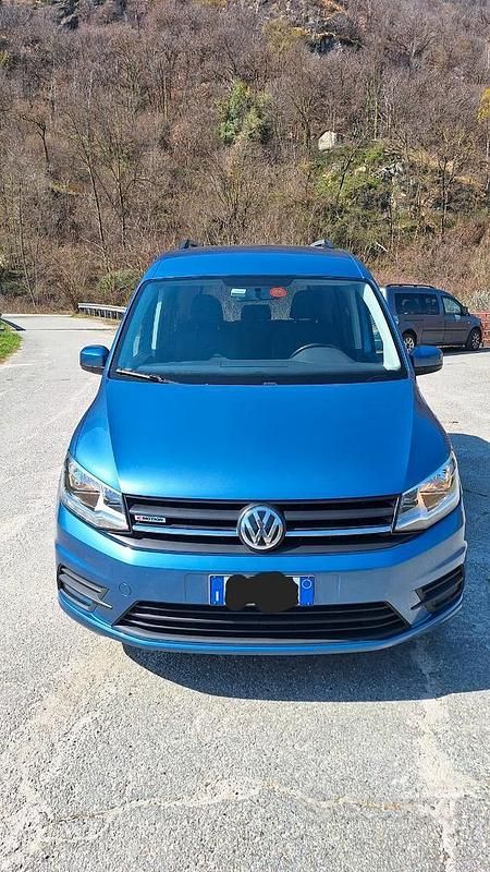 Usata VW Caddy Trendline 122 CV (89 kW) 2019 Blu/azzurro Monovolume
