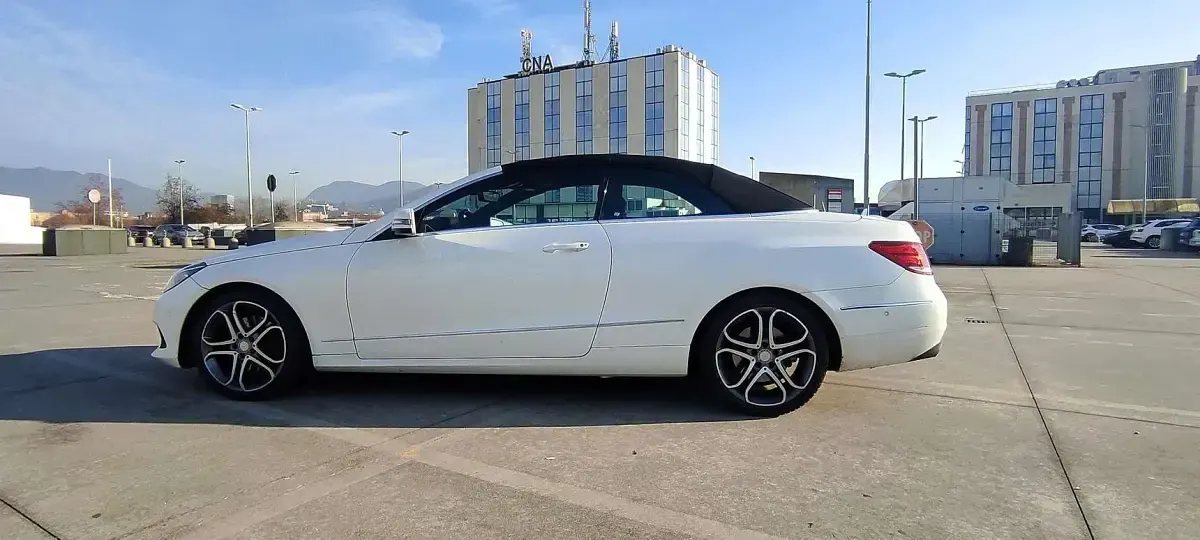 Usata Mercedes E220 Premium 170 CV (125 kW) 2016 Bianco Cabrio