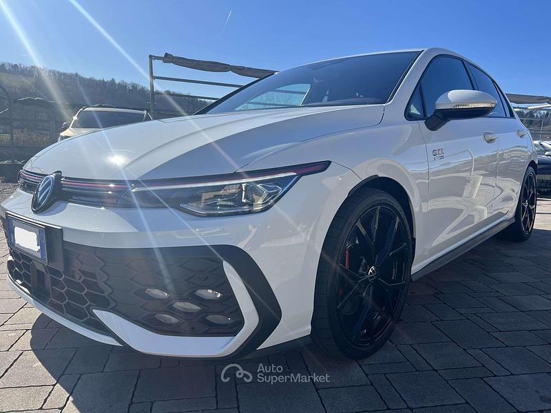 Usata VW Golf VIII GTI 265 CV (194 kW) 2024 Bianco Berlina