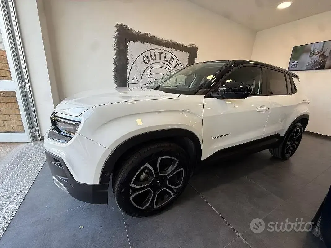 Usata Jeep Avenger Summit 101 CV (74 kW) 2024 Bianco SUV