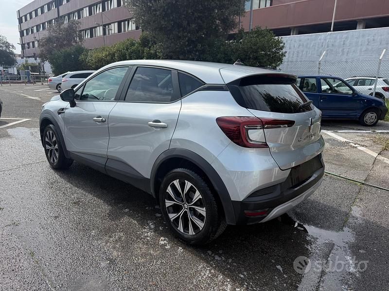 Usata Renault Captur Intens 100 CV (73 kW) 2022 Grigio SUV