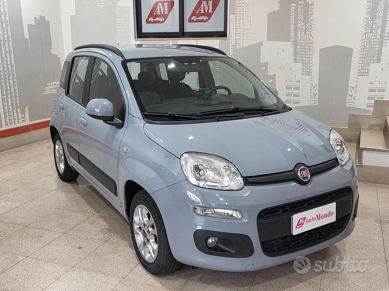 Usata Fiat Panda Lounge 69 CV (50 kW) 2017 Grigio Utilitaria